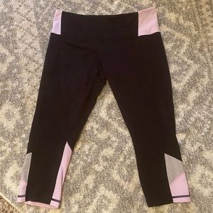 LULU Lemon Cropped Leggings